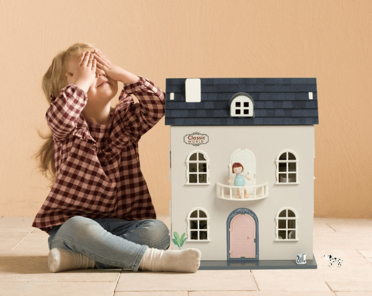 Vintage Dolls House Wooden 36 pieces