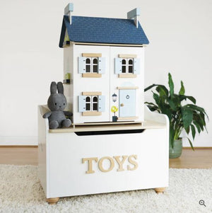 Sky Dolls House Le Toy Van