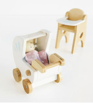 Daisy Lane Nursery Set & Baby Le Toy Van