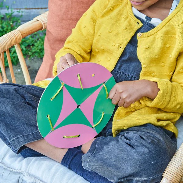 eeBoo Lacing Cards Shapes and Patterns